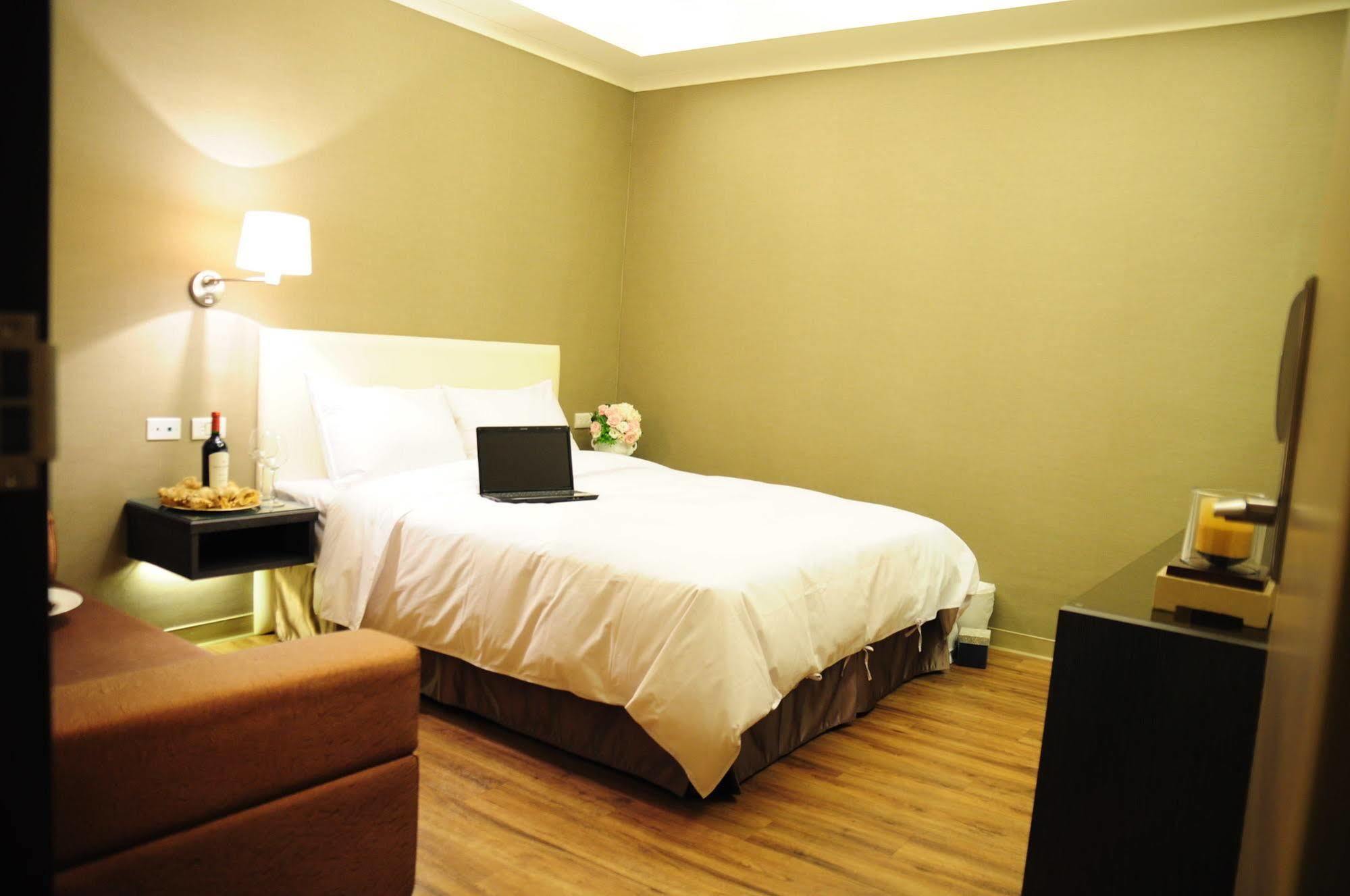 Garden Hotel Taichung Exteriör bild
