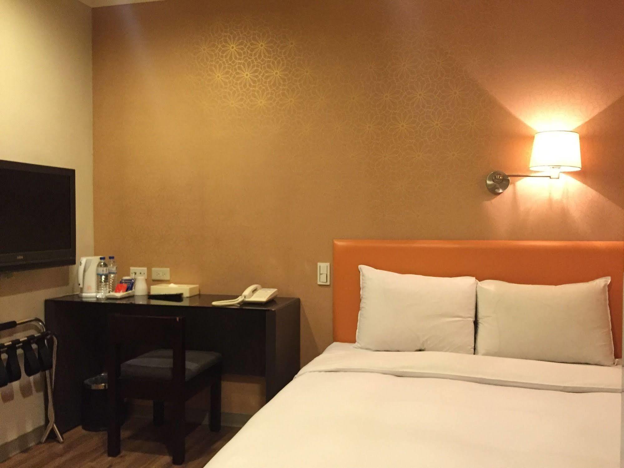 Garden Hotel Taichung Exteriör bild