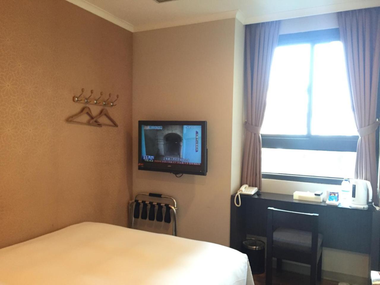 Garden Hotel Taichung Exteriör bild