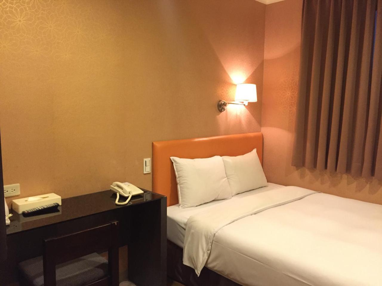 Garden Hotel Taichung Exteriör bild